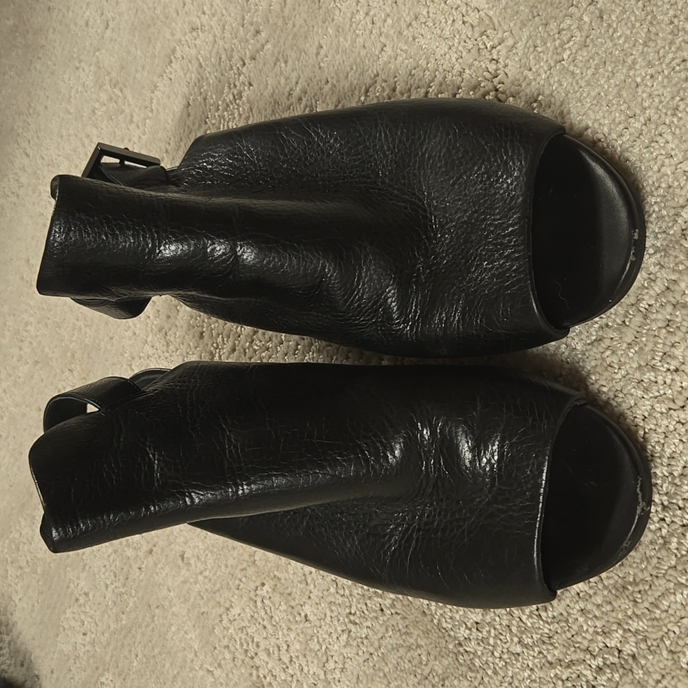 Kenneth Cole Wedges